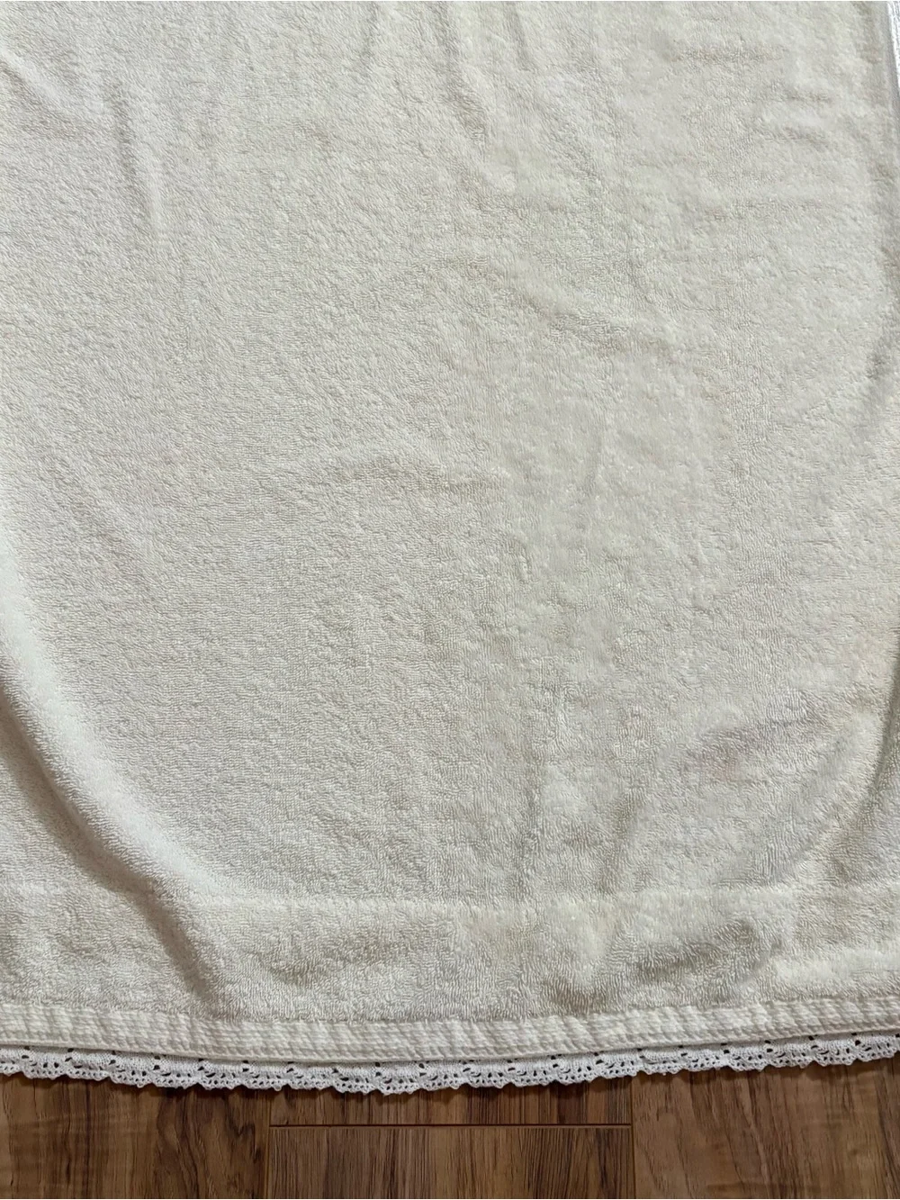 Avanti vintage towel